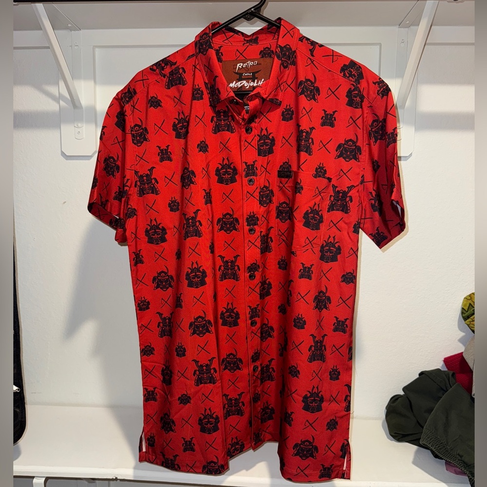 Retro Rifle Collab McDojoLife Men’s Size Large Red All Over Print Samurai Shirt